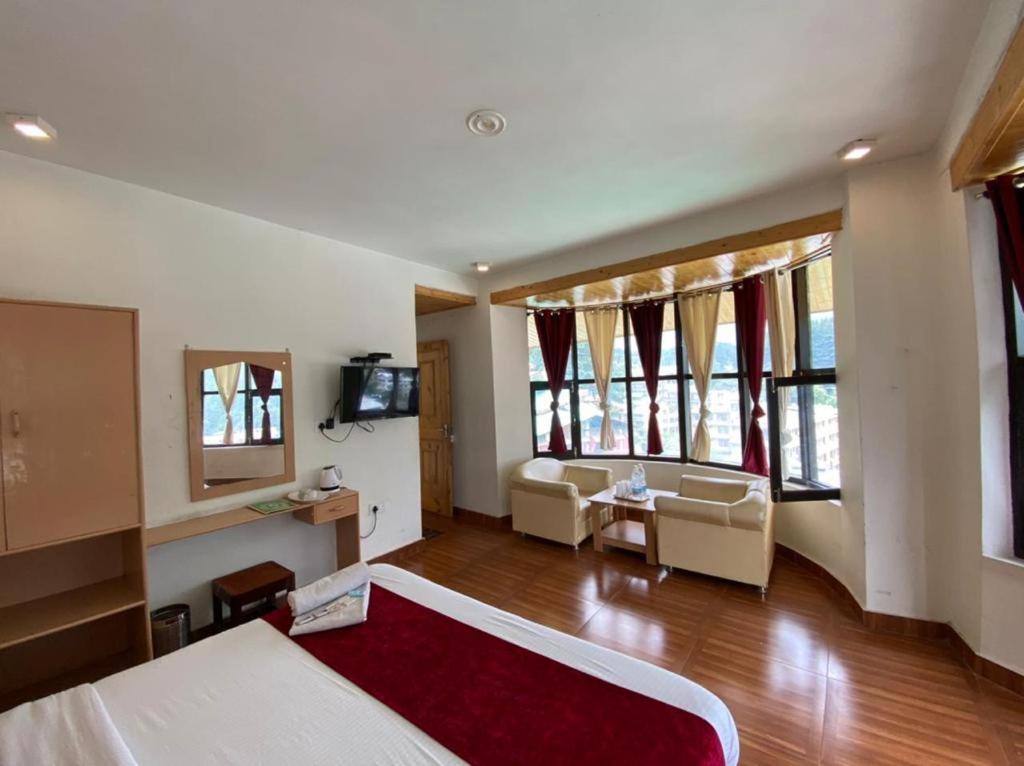 Hotel In Manali With Mountain View Near Mall Road מראה חיצוני תמונה